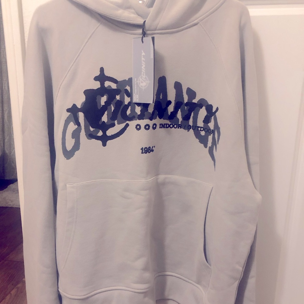 Vicinity brand new with tags Vicinity “Gunrange Logo Hodie” light gray size XL